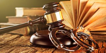 MAOFISA WAWILI WA MAGEREZA KORTINI KWA UHUJUMU UCHUMI