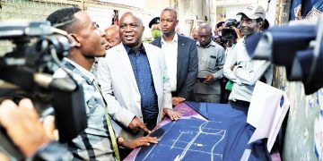 RC ATOA MAAGIZO KUMALIZA KILIO CHA WAFANYABIASHARA MACHINGA COMPLEX