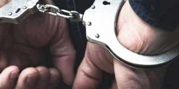 MTUMISHI KITUO CHA AFYA MBARONI KUUZA VIFAA TIBA VYA SERIKALI