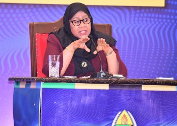 RAIS AZUNGUMZA MAZITO NA WAHARIRI DAR