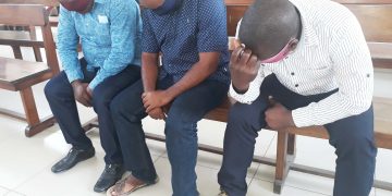 WATUHUMIWA WIZI WA MIL 700/- ZA LETSHEGO WAPANDISHWA KIZIMBANI