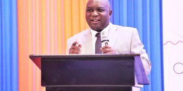 RC MAKALLA ATOA SOMO KWA WALIMU