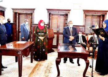DK. MWINYI AWAAPISHA MAKATIBU WAKUU