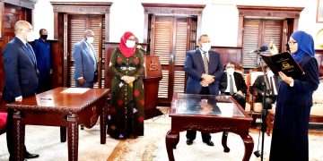 DK. MWINYI AWAAPISHA MAKATIBU WAKUU