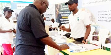 REA YASEMA HAKUNA TOFAUTI YA UMEME NCHINI