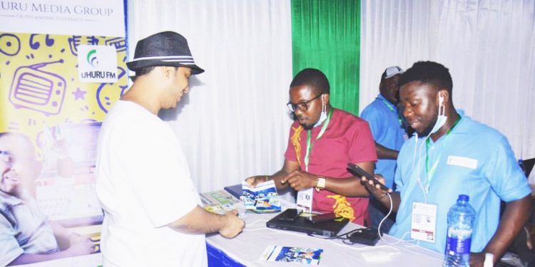 DIWANI KIVUKONI ATEMBELEA BANDA LA UHURU SABASABA