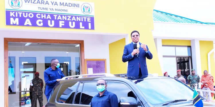 WAZIRI MKUU AAGIZA SHUGHULI ZOTE ZA TANZANITE ZIFANYIKE MERERANI