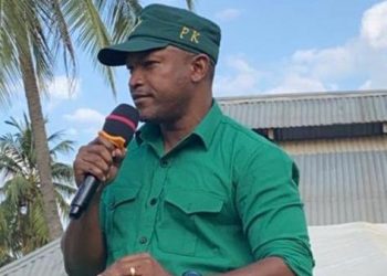 MNEC AKERWA NA VIONGOZI CCM KULUMBANA HADHARANI