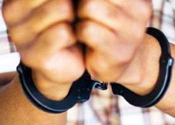 AKAMATWA KWA MADAI WIZI WA MISALABA 35 MAKABURINI