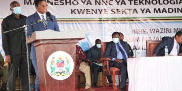 MAJALIWA ATAKA MADINI YAINUE UCHUMI