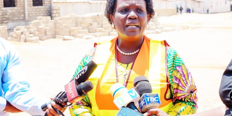 PROF. NDALICHAKO ATOA ONYO UVUJISHAJI MITIHANI