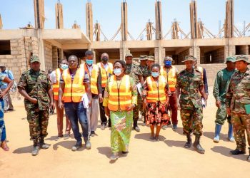 PROF. NDALICHAKO AKAGUA UJENZI WA SHULE YA SEKONDARI YA MFANO ATOA MAAGIZO KWA SUMA JKT