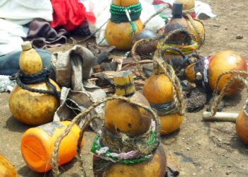 AUAWA KWA TUHUMA ZA USHIRIKINA