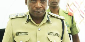 MAMA AJICHINJA YEYE NA WATOTO WAKE