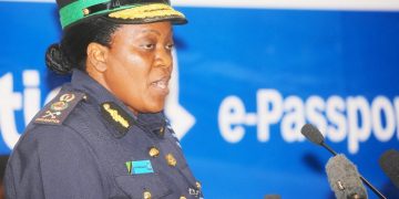 DK. MAKALALA ACHARUKA, AWANYOOSHEA KIDOLE WANAOFICHA WAHAMIAJI HARAMU