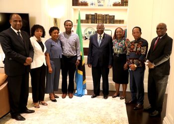 DK. MPANGO AWAITA WATANZANIA SINGAPORE KUWEKEZA NCHINI