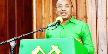 KAMATI KUU YAMPONGEZA DK. MWINYI