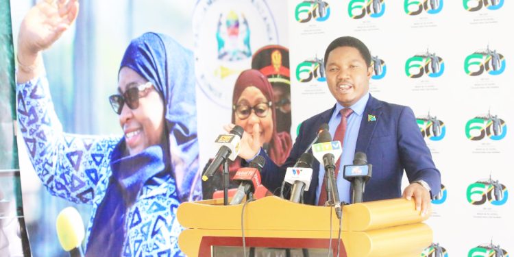 JAFO AMWAGA MAFANIKIO YA MIAKA 60 YA WIZARA YA MUUNGANO NA MAZINGIRA 