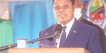 MAJALIWA ATANGAZA NEEMA KWA WATUMISHI WA UMMA