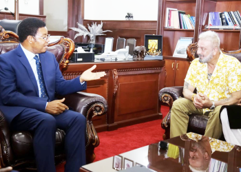 WAZIRI MKUU AKUTANA NA KUFANYA MAZUNGUMZO NA SANJAY DATT