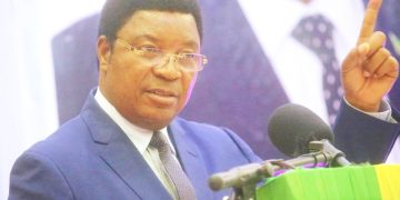 WAZIRI MKUU AITAKA JAMII KUPIGA VITA UKIMWI