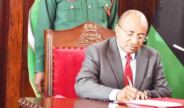 DK. MWINYI AFANYA UTEUZI MWINGINE