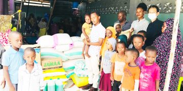 WATOTO YATIMA KITUO CHA IJANGO WAPEWA FARAJA YA KRISMASI