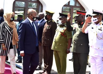 DK. MWINYI ZIARANI FALME ZA KIARABU