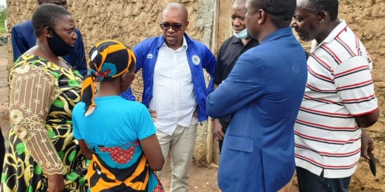 NAIBU WAZIRI RIDHIWANI ATEMBELEA MAENEO YALIYOATHIRIWA NA MVUA CHALINZE