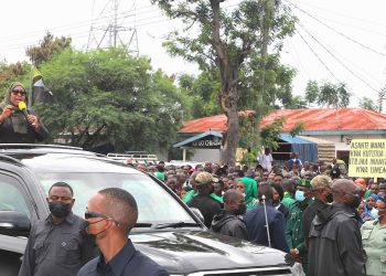 RAIS SAMIA AKISALIMIANA NA WANANCHI WA LAMADI BUSEGA MWANZA