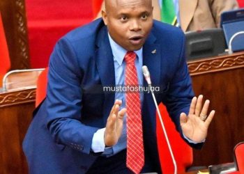 MBUNGE ARUKA SARAKASI AKIOMBA BARABARA JIMBONI