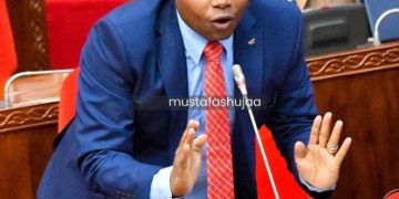 MBUNGE ARUKA SARAKASI AKIOMBA BARABARA JIMBONI