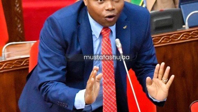 MBUNGE ARUKA SARAKASI AKIOMBA BARABARA JIMBONI