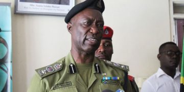 POLISI YACHUNGUZA MAPACHA WALIOTUPWA, YAMSAKA ANAYEDAIWA KUUA MKE DAR