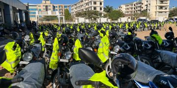 AWESO AONGOZA UTIAJI SAINI, UGAWAJI WA PIKIPIKI 250