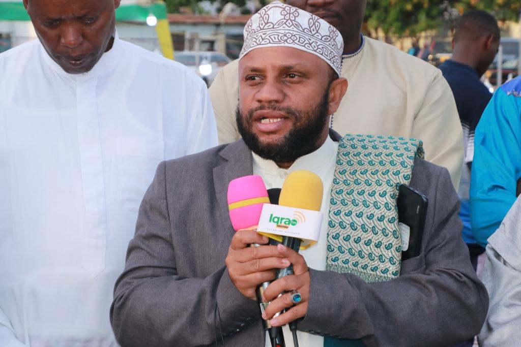 <strong>Sheikh Mohammed Kusoma kutoka Nakuru nchini Kenya akizungumza kwenye sherehe ya Maulid ya Mtume Mohammad (S.A.W) iliyofanyika katika uwanja wa Nyamagana jijini Mwanza.</strong>