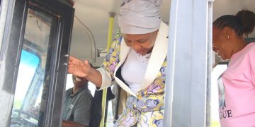 WAZIRI DKT. GWAJIMA APANDA BASI LA WANAFUNZI MANISPAA YA SHINYANGA…AONYA USHOGA, ATAKA MFUMO KULINDA WATOTO