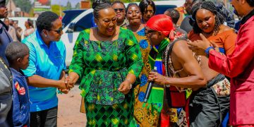 WAZIRI DK. PINDI CHANA ATEMBELEA BANDA LA WCF KWENYE TAMASHA LA UTAMADUNI NJOMBE