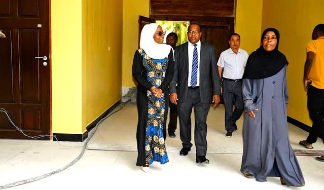 WAZIRI WA ELIMU NA MAFUNZO YA AMALI ZANZIBAR MHE. LELA MUHAMED MUSSA AKAGUA MRADI WA UJENZI WA SKULI MPYA YA MUEMBELADU