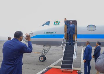 MAKAMU WA RAIS DK. PHILIP MPANGO AKIONDOKA NCHINI ANGOLA