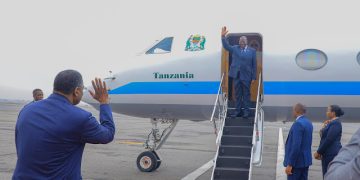 MAKAMU WA RAIS DK. PHILIP MPANGO AKIONDOKA NCHINI ANGOLA