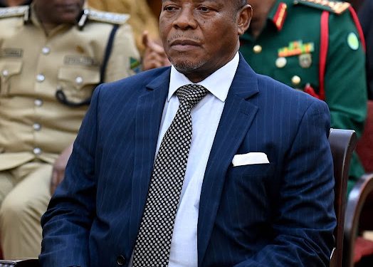 RAIS DK. SAMIA SULUHU HASSAN AMUAPISHA MKURUGENZI MKUU WA IDARA YA USALAMA WA TAIFA IKULU JIJINI DA ES SALAAM