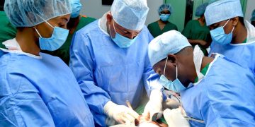 MADAKTARI WAZAWA WAENDELEA KUPANDIKIZA FIGO MUHIMBILI