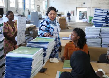 WAZIRI MHAGAMA ATEMBELEA IDARA YA MPIGA CHAPA MKUU WA SERIKALI