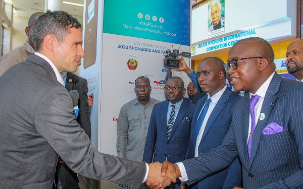 DK. BITEKO ATEMBELEA BANDA LA BARRICK KWENYE MKUTANO WA JUKWAA LA KIMATAIFA LA UWEKEZAJI KATIKA SEKTA YA MADINI