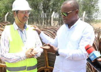 RC SIMIYU AKAGUA UJENZI KITUO CHA KUPOOZEA UMEME BARIADI,