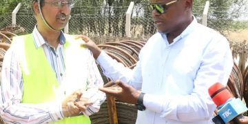 RC SIMIYU AKAGUA UJENZI KITUO CHA KUPOOZEA UMEME BARIADI,