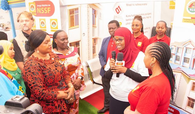 MHE.MHAGAMA ATEMBELEA BANDA LA NSSF KATIKA MAONESHO YA WIKI YA VIJANA