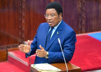 WAZIRI MKUU AKUTANA NA WAFANYAKAZI WA UBALOZI WA TANZANIA ITALIA