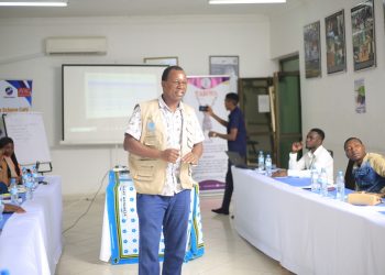 MTAALAMU AONYA UPOTOSHAJI CHANJO YA CORONA